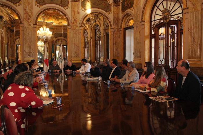 Encontro de Jornalistas de Turismo com Leônidas Oliveira fortalece diálogo no Palácio da Liberdade