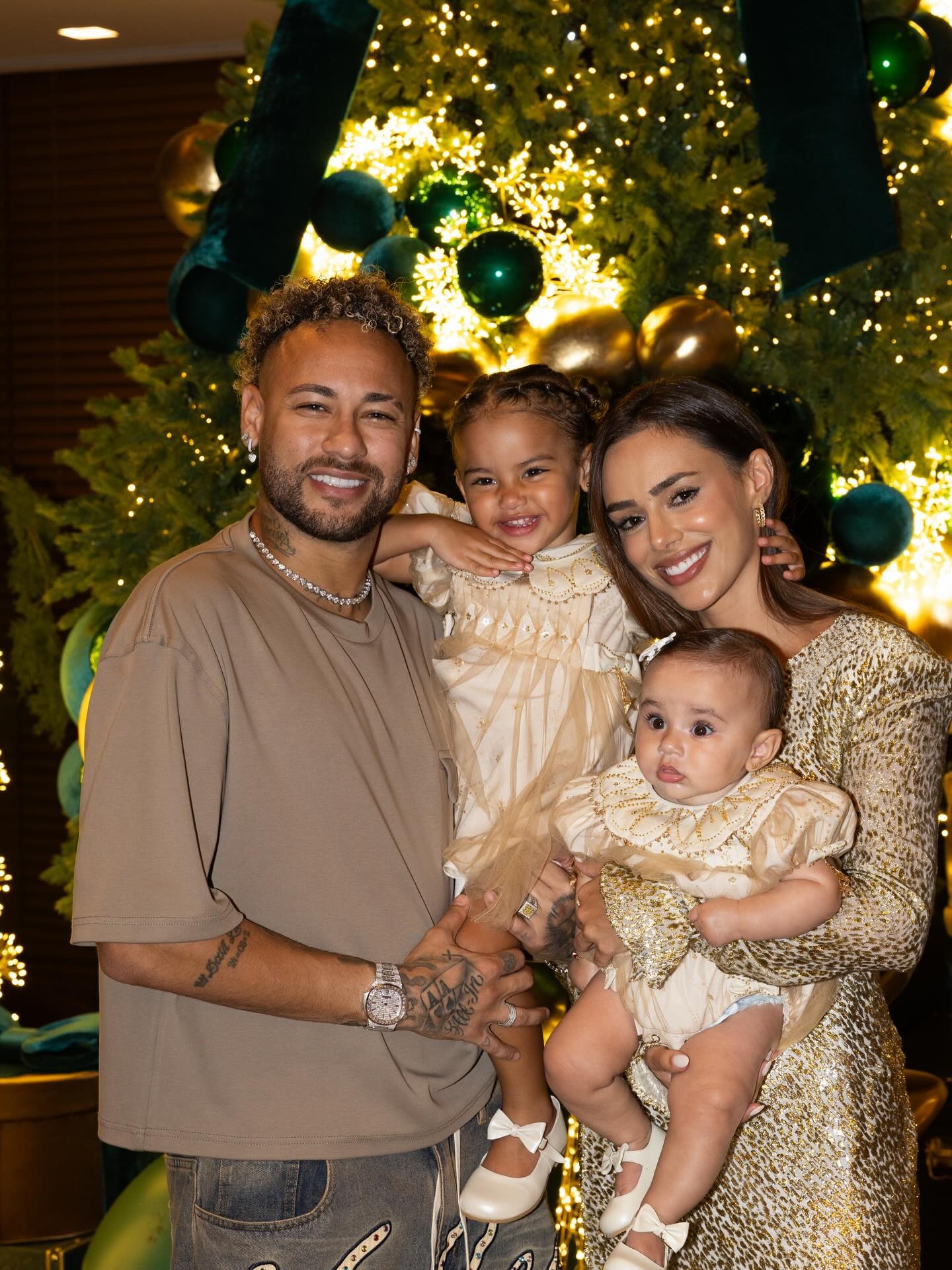 Neymar Jr. aposta em relógio de R$ 4,2 milhões com mais de mil diamantes para o Natal