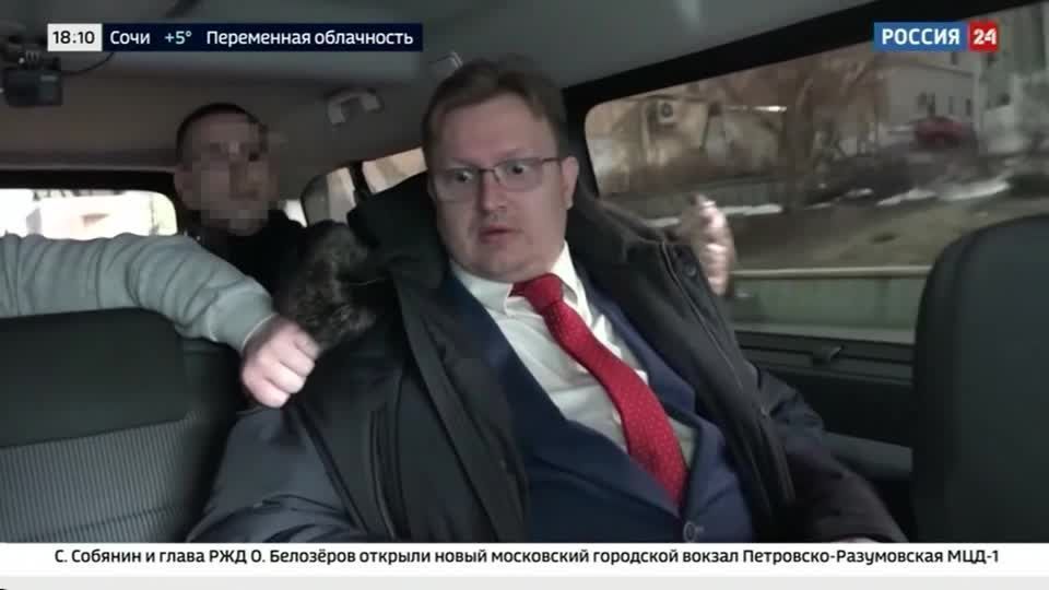 Rússia condena diplomata a 12 anos de prisão por vender segredos aos EUA