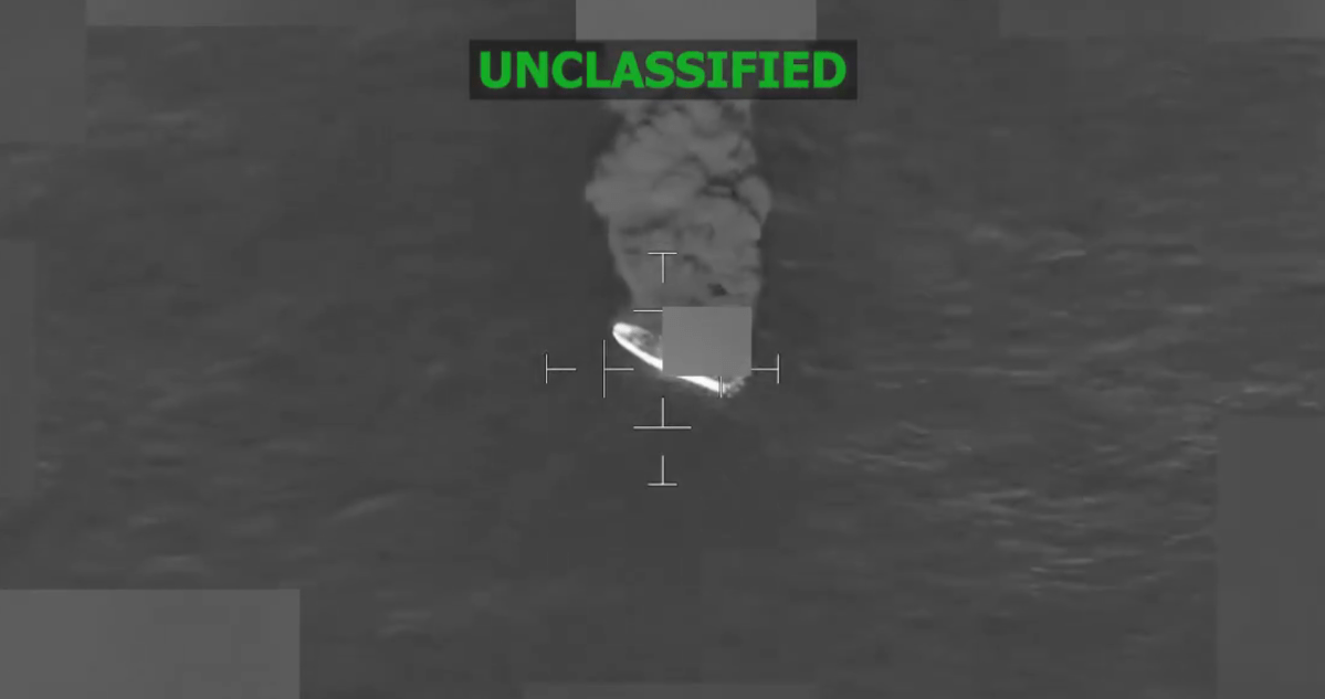 Ataque dos EUA atinge embarcação no Pacífico e deixa dois mortos