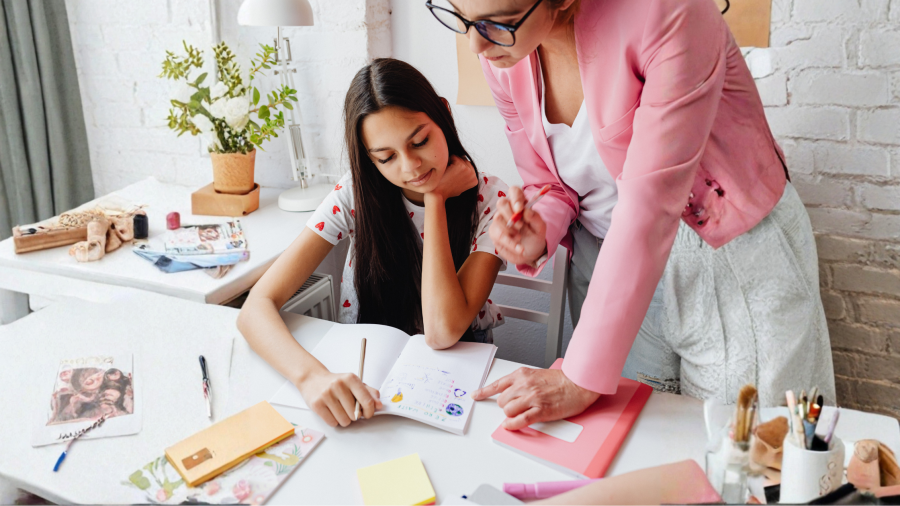 Educação que segura o jovem na escola e abre portas para o futuro