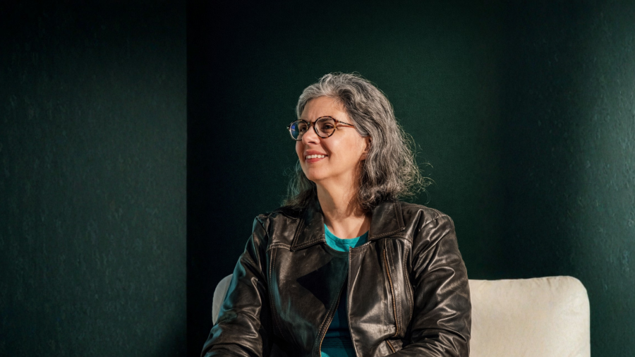 Ana Elisa Ribeiro: a mulher que escolheu permanecer