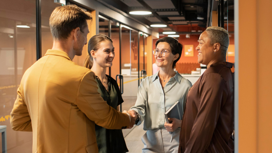 Abrir empresa nunca foi tão rápido. Manter o negócio vivo exige estratégia
