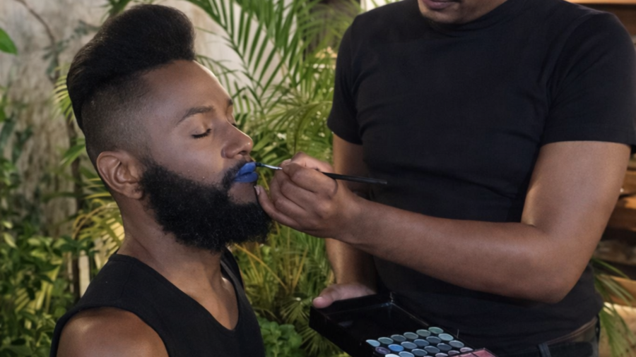 A arte da beleza que ganha destaque nas passarelas e eventos da Revista Salto