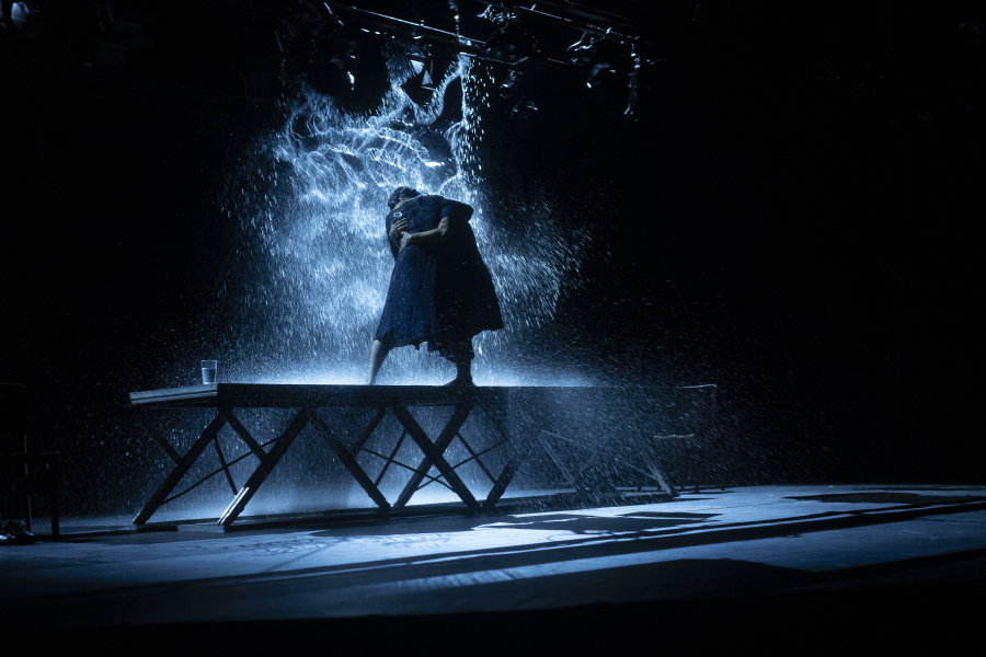 Entreolhares: quando a fotografia transforma o teatro em memória viva