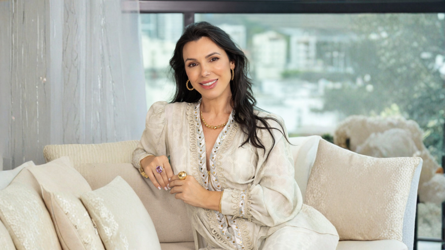 Débora De Landa destaca o valor da experiência humana em um mercado cada vez mais digital