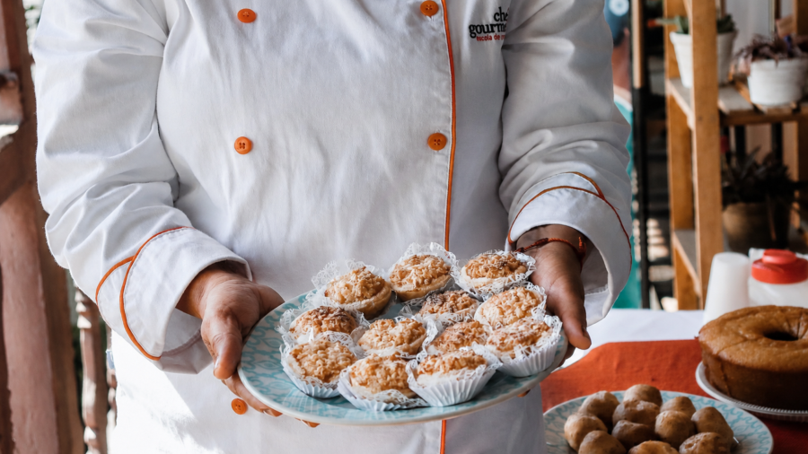 Gastronomia que preserva memórias: conhecendo a história da Queca e da Lamparina pelas mãos de Helena Bastos