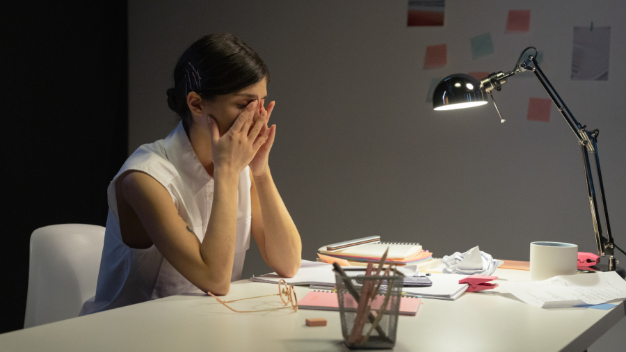 Quando a infância chega ao trabalho: 5 sinais de que o passado influencia sua carreira
