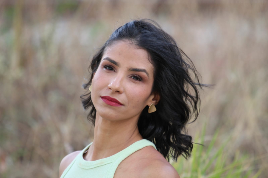 Trilhares — Pâmara Fernandes, o despertar de uma mulher que escolheu ocupar o próprio espaço, sem pedir desculpas por existir.