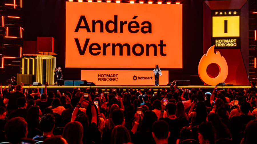 Andréa Vermont provoca o mercado digital: em um mundo de fórmulas iguais, o seu diferencial é você