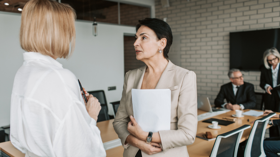 Liderar do seu jeito: o que a nova liderança feminina pode ensinar ao trade marketing e à vida