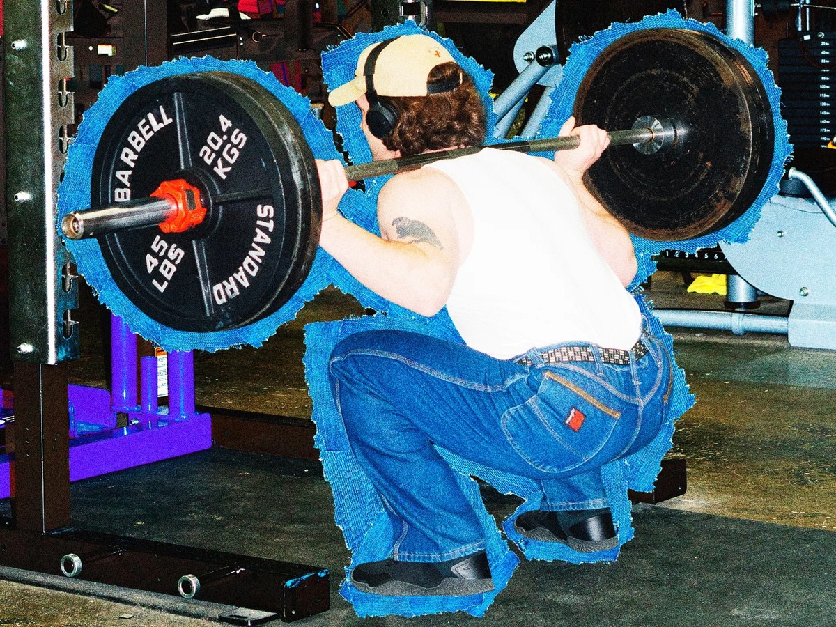 Treinar de jeans? Esses homens só fazem musculação e correm maratonas usando calça apertada