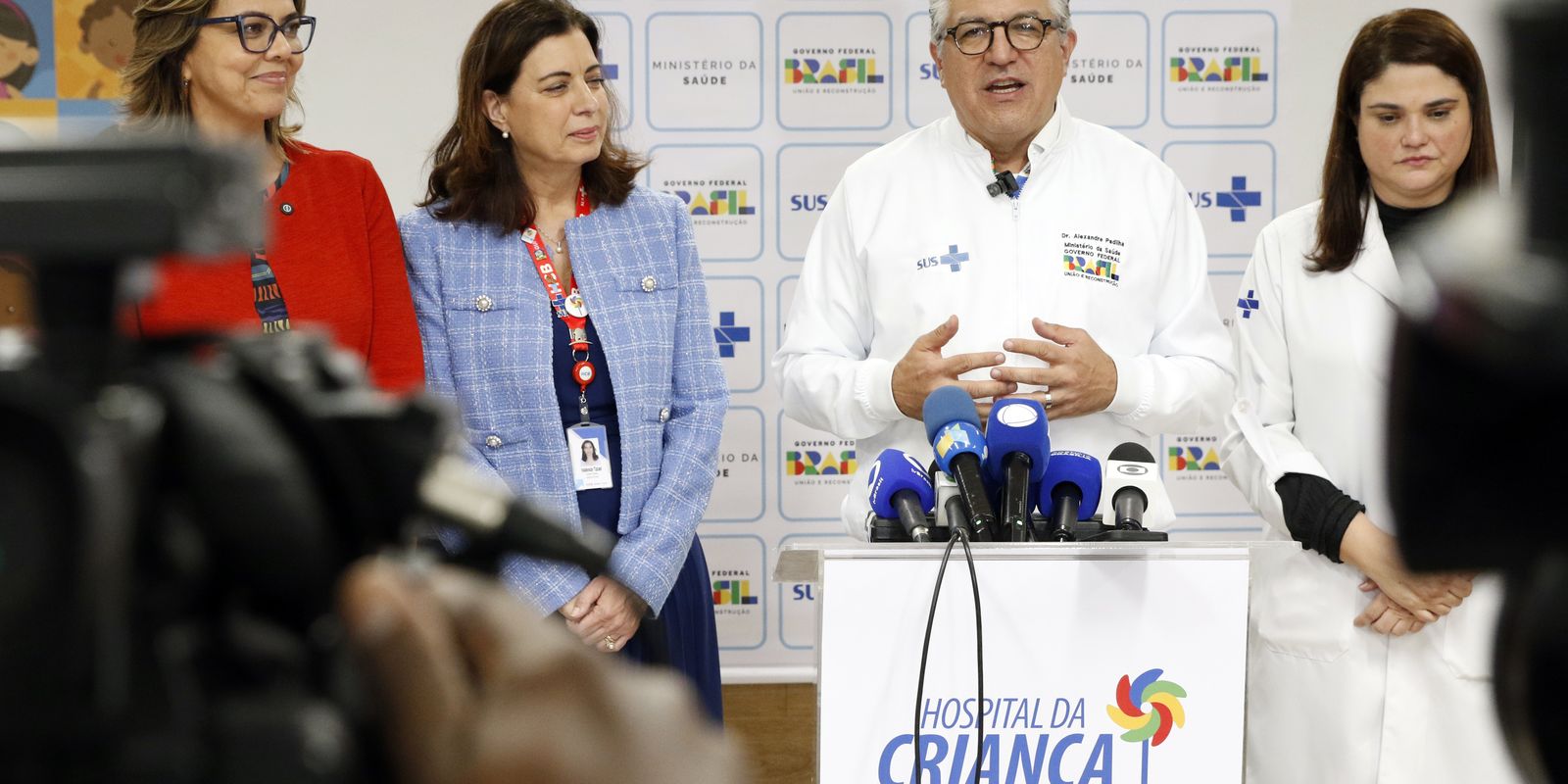 Bebê recebe medicamento para AME após incorporação do remédio ao SUS