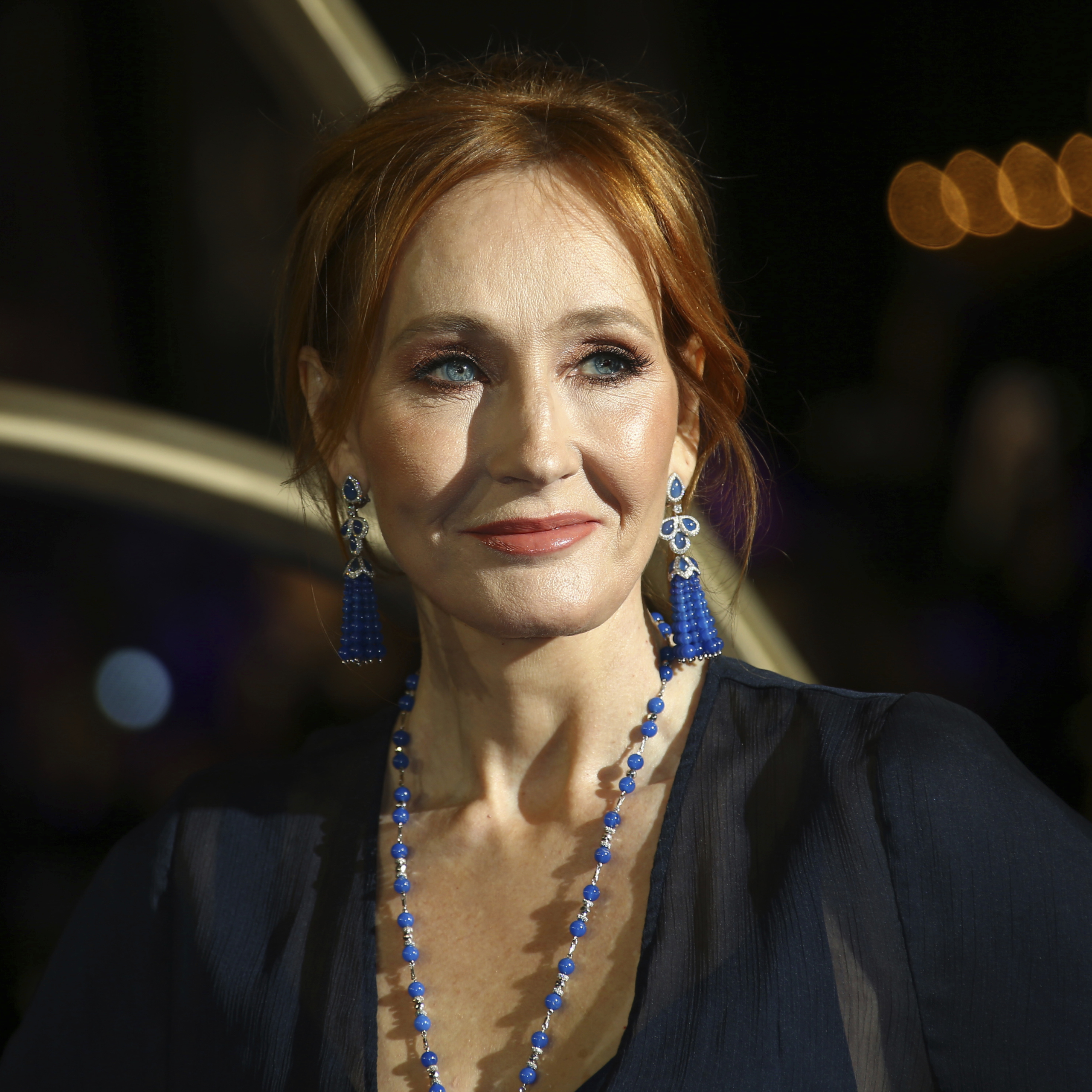 JK Rowling Transfobia: Polêmica com Emma Watson Gera Debate sobre Direitos Trans