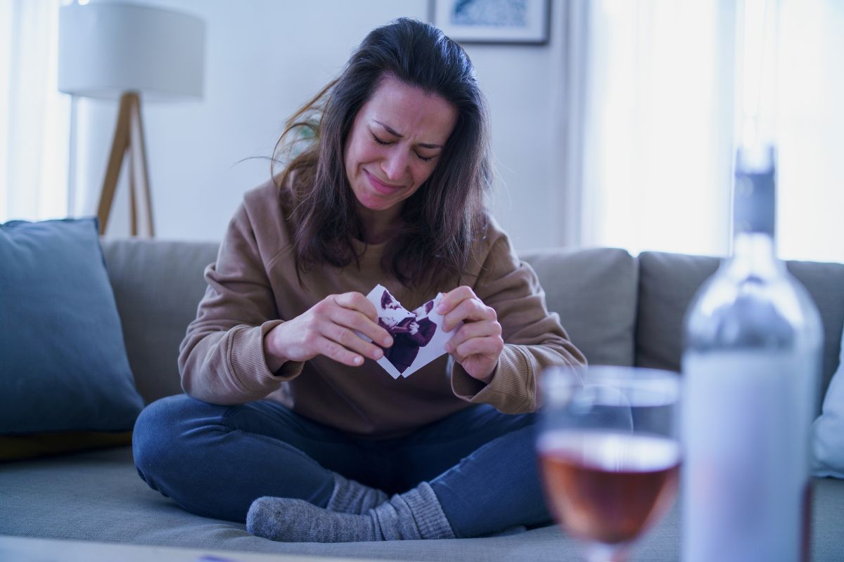4 signos que mais vão sentir saudade do ex no fim do mês