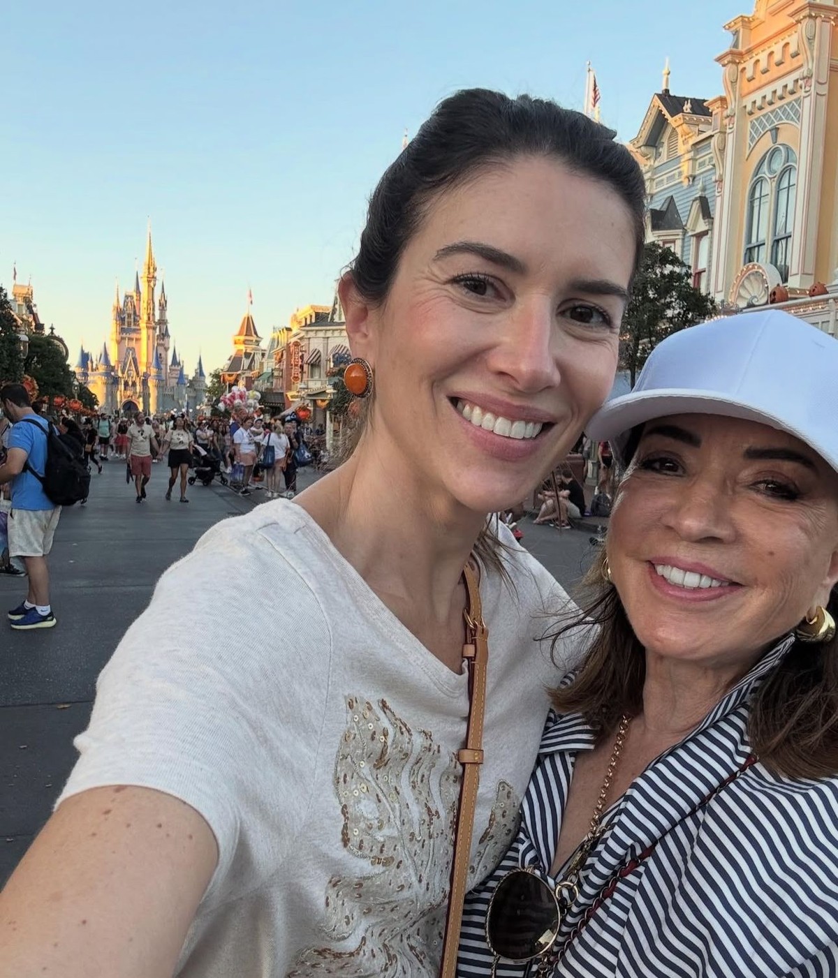 Rebeca Abravanel se derrete pela mãe