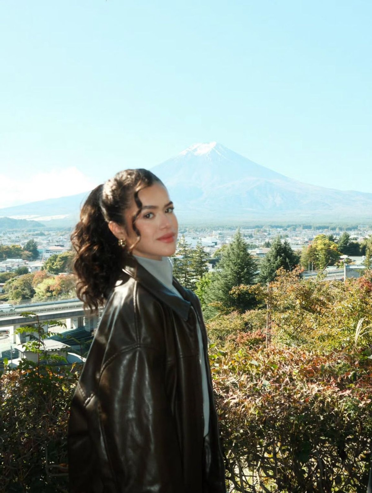 Maisa curte passeio ao Monte Fuji durante viagem ao Japão