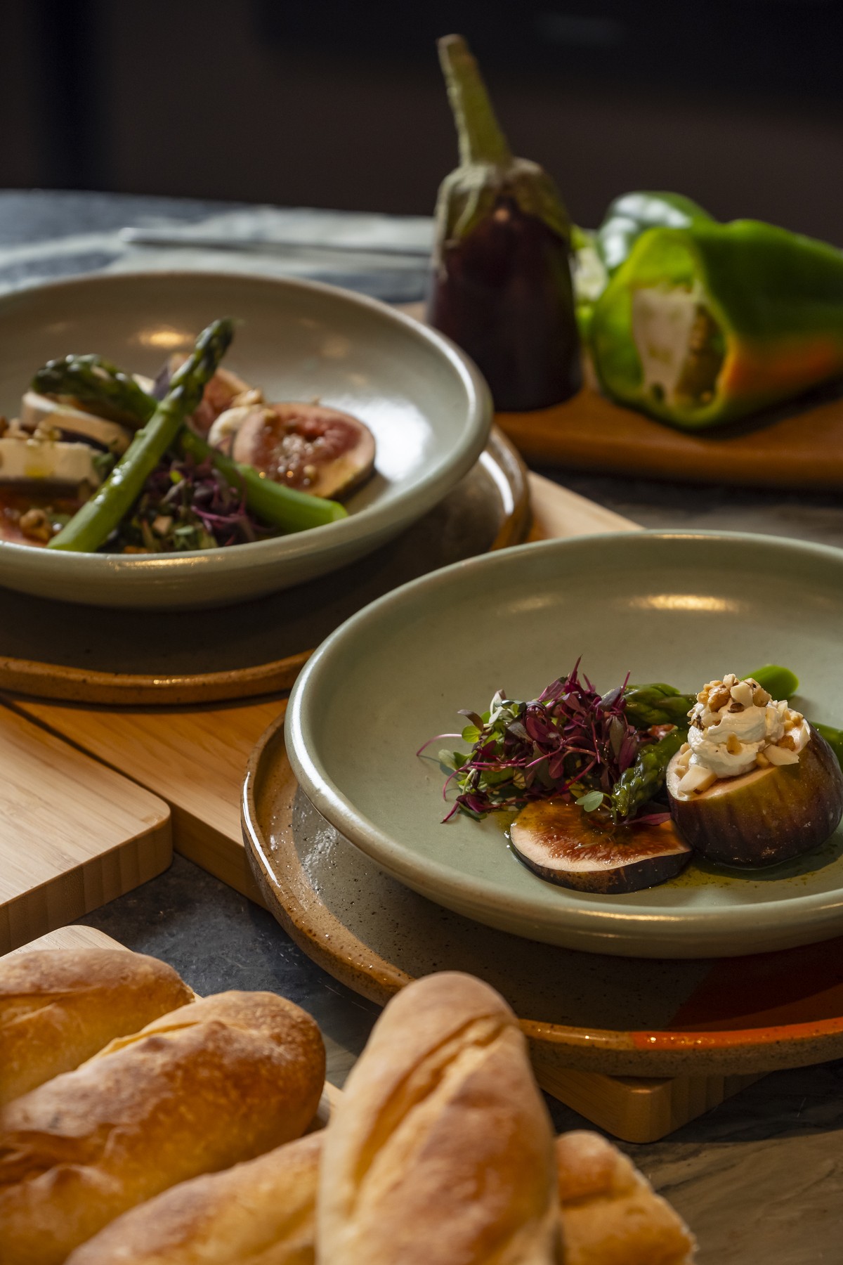 Aninha Gonzalez ensina a preparar duas receitas de entrada com figos e queijo de cabra