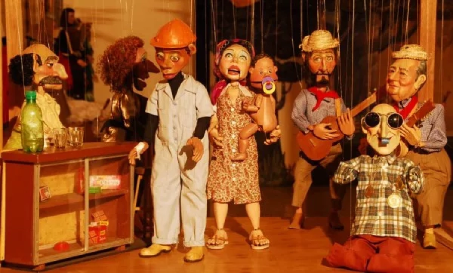 Exposição Bonecos Giramundo no Palácio das Artes