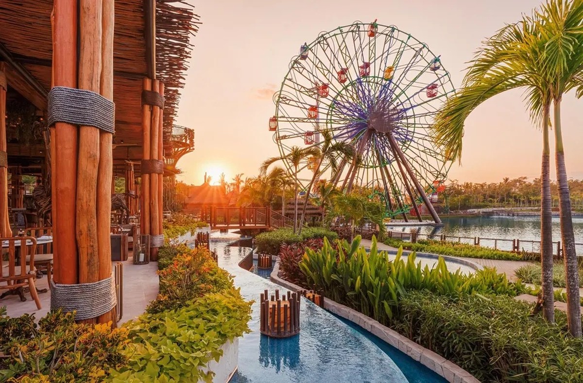 Primeiro parque de diversões de luxo do mundo abrirá em 2026 e terá tipo de montanha-russa inédita na América Latina