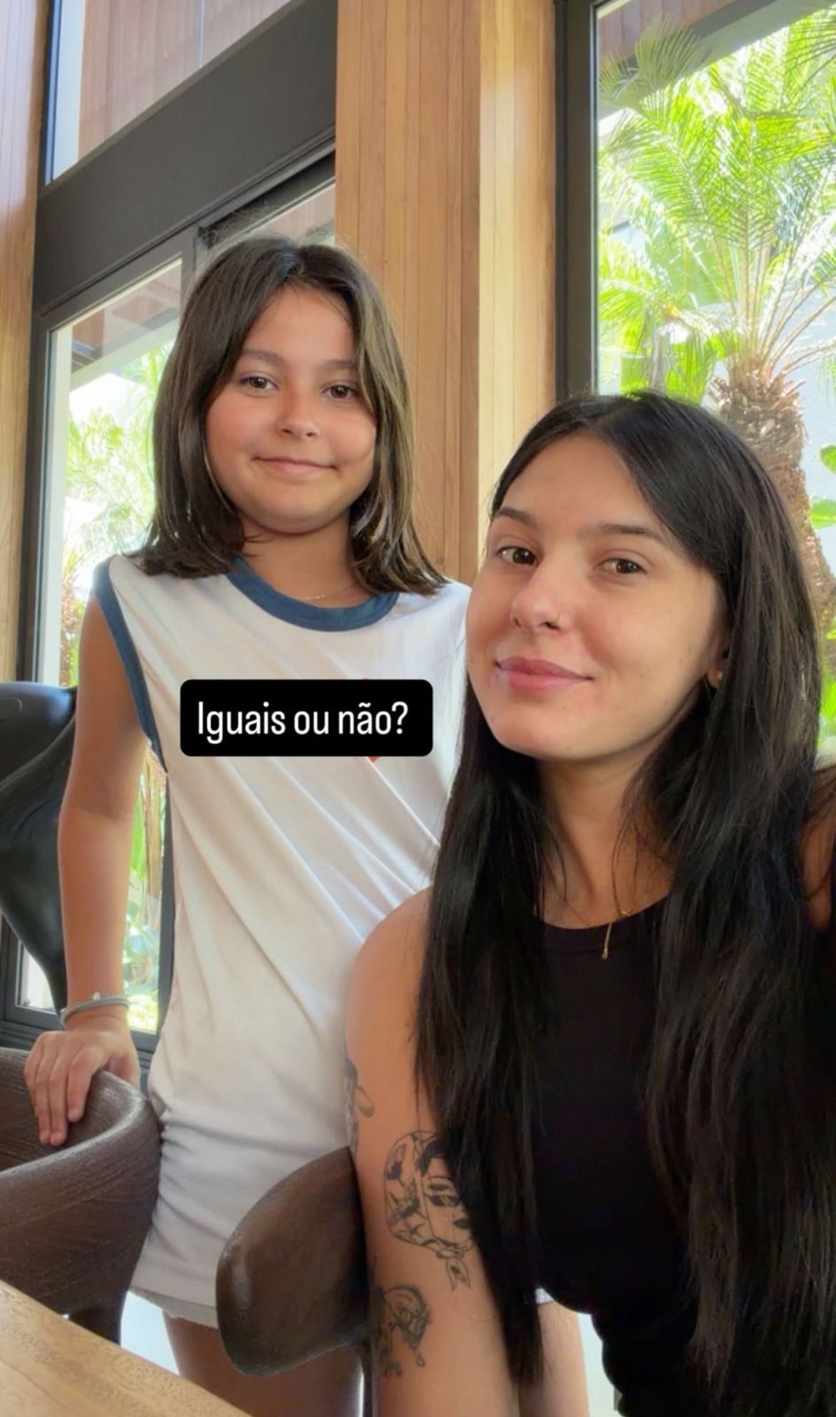 Ana Castela posa ao lado da irmã caçula e compara: 