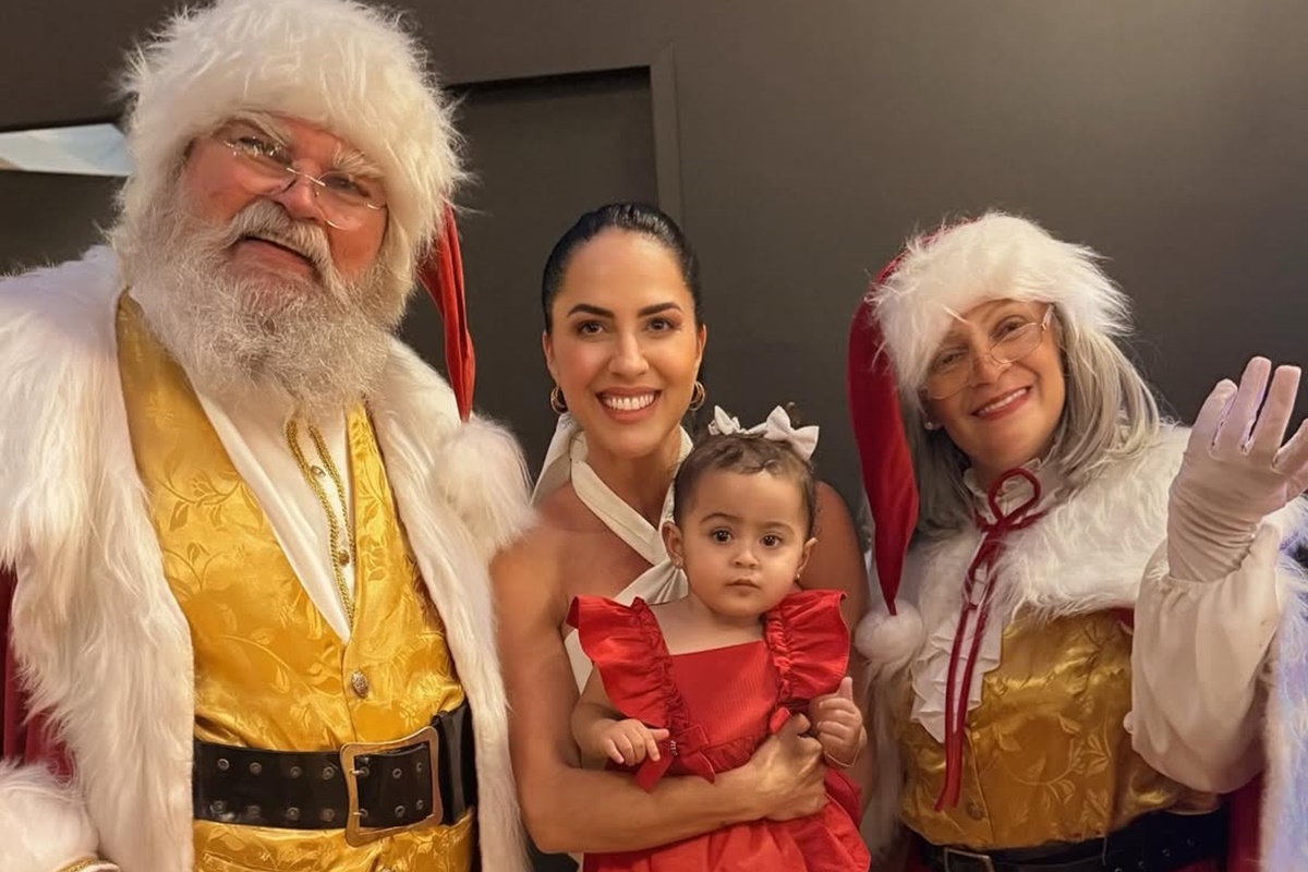 Fotos: Graciele Lacerda encanta fãs ao mostrar Clara com o Papai Noel