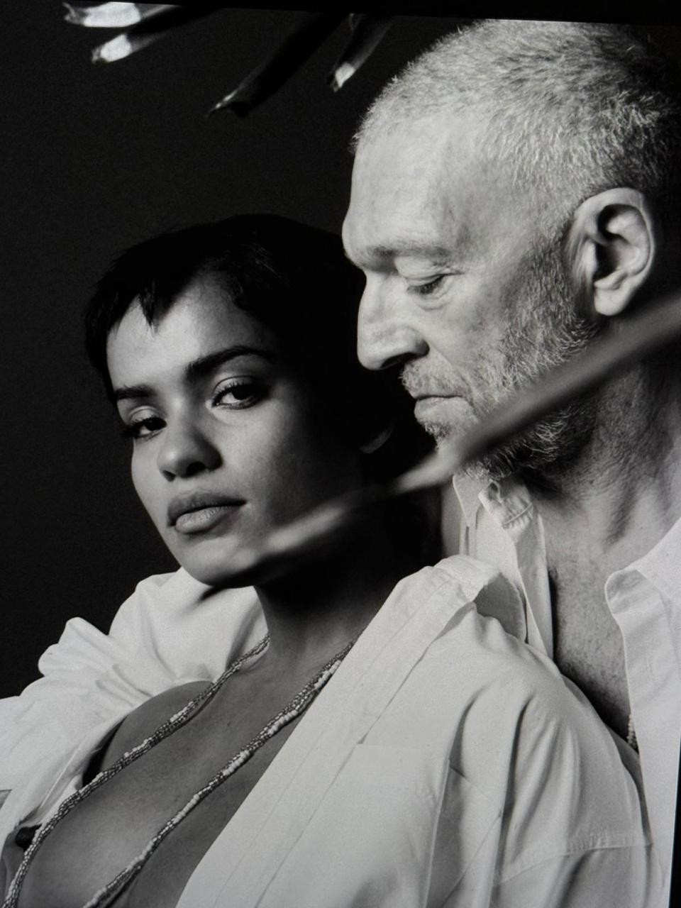 Narah Baptista e Vincent Cassel voltam ao Brasil com o filho: 