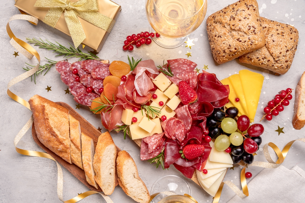 5 dicas para montar uma tábua de frios natalina equilibrada e elegante