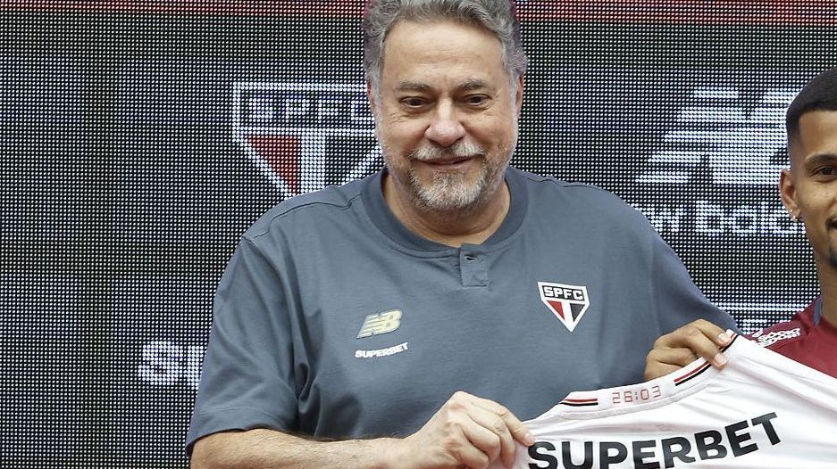 São Paulo: torcida faz campanha por “unfollow” em Julio Casares